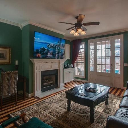 Vacation Home 5 Mins To Down Town 2 Bedrooms 2 Baths Garden Area Hot Tub Nashville Dış mekan fotoğraf