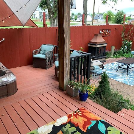 Vacation Home 5 Mins To Down Town 2 Bedrooms 2 Baths Garden Area Hot Tub Nashville Dış mekan fotoğraf