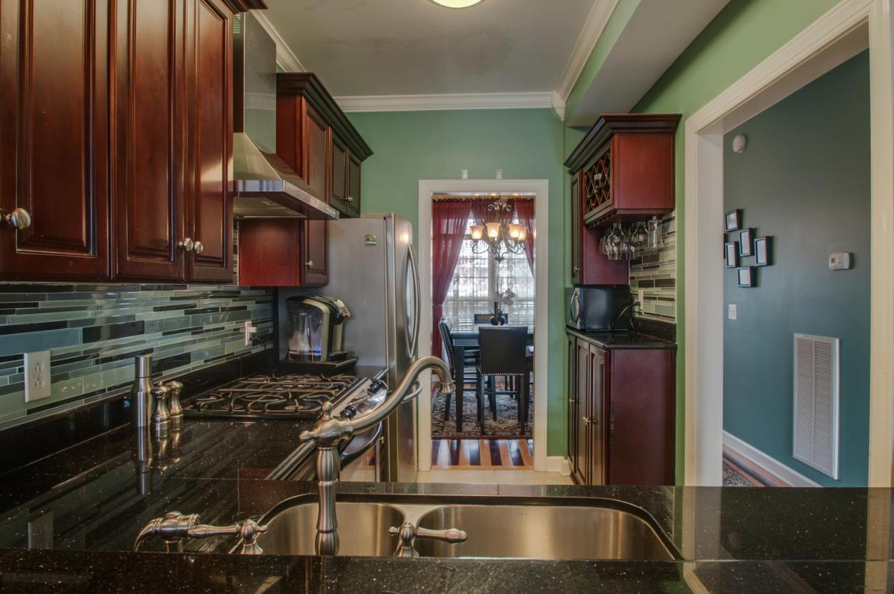 Vacation Home 5 Mins To Down Town 2 Bedrooms 2 Baths Garden Area Hot Tub Nashville Dış mekan fotoğraf