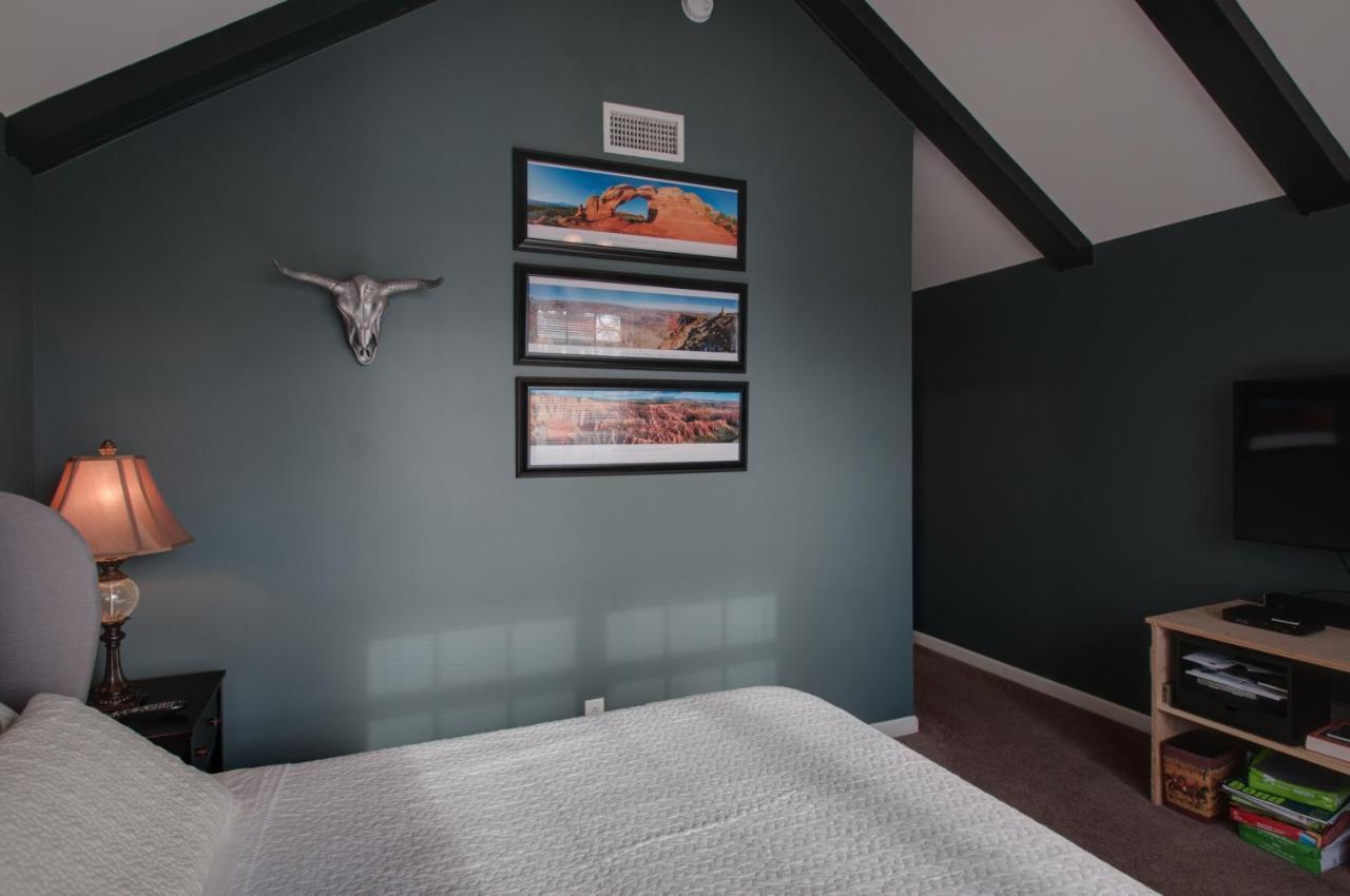 Vacation Home 5 Mins To Down Town 2 Bedrooms 2 Baths Garden Area Hot Tub Nashville Dış mekan fotoğraf