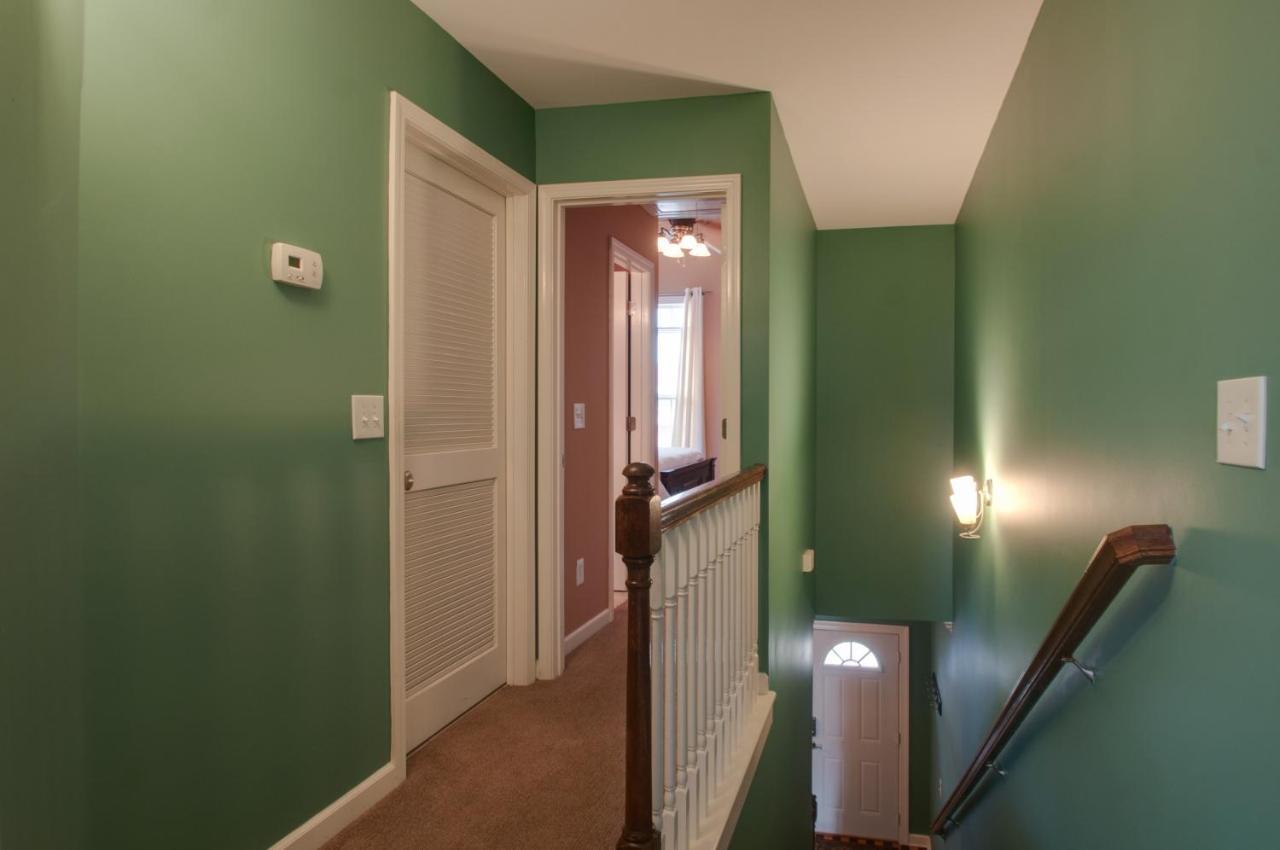 Vacation Home 5 Mins To Down Town 2 Bedrooms 2 Baths Garden Area Hot Tub Nashville Dış mekan fotoğraf