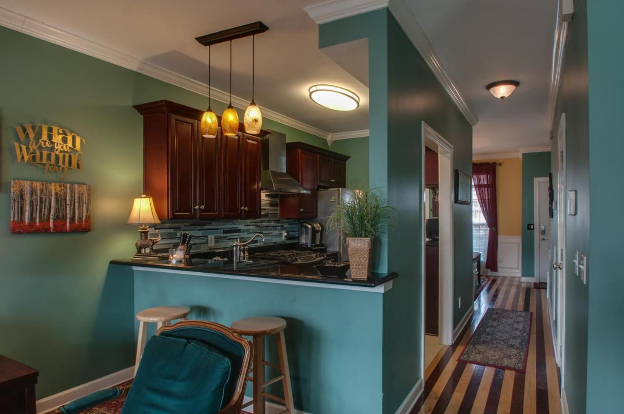 Vacation Home 5 Mins To Down Town 2 Bedrooms 2 Baths Garden Area Hot Tub Nashville Dış mekan fotoğraf