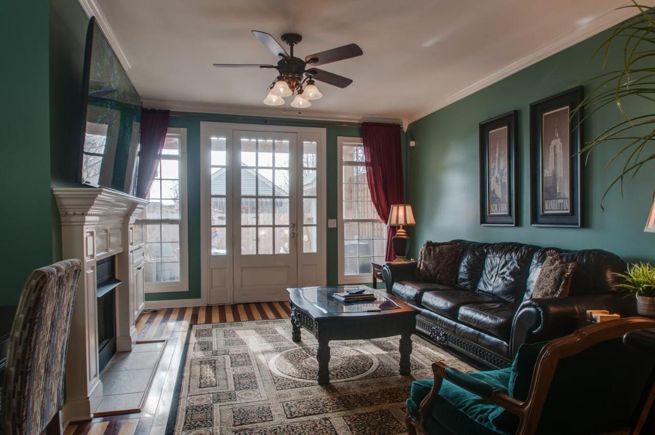 Vacation Home 5 Mins To Down Town 2 Bedrooms 2 Baths Garden Area Hot Tub Nashville Dış mekan fotoğraf