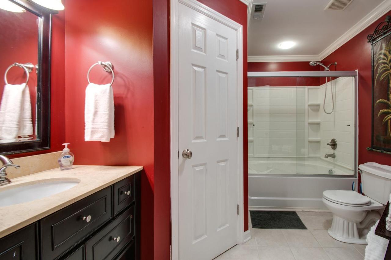 Vacation Home 5 Mins To Down Town 2 Bedrooms 2 Baths Garden Area Hot Tub Nashville Dış mekan fotoğraf