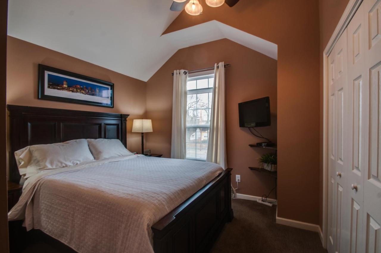 Vacation Home 5 Mins To Down Town 2 Bedrooms 2 Baths Garden Area Hot Tub Nashville Dış mekan fotoğraf