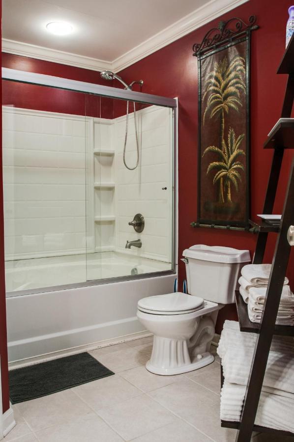 Vacation Home 5 Mins To Down Town 2 Bedrooms 2 Baths Garden Area Hot Tub Nashville Dış mekan fotoğraf